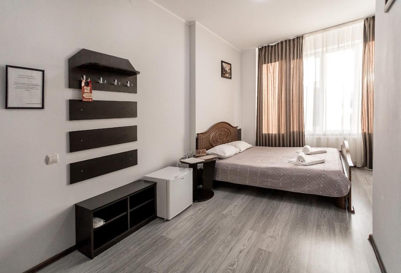Sunlit Hotell Ivano-Frankivsk Eksteriør bilde