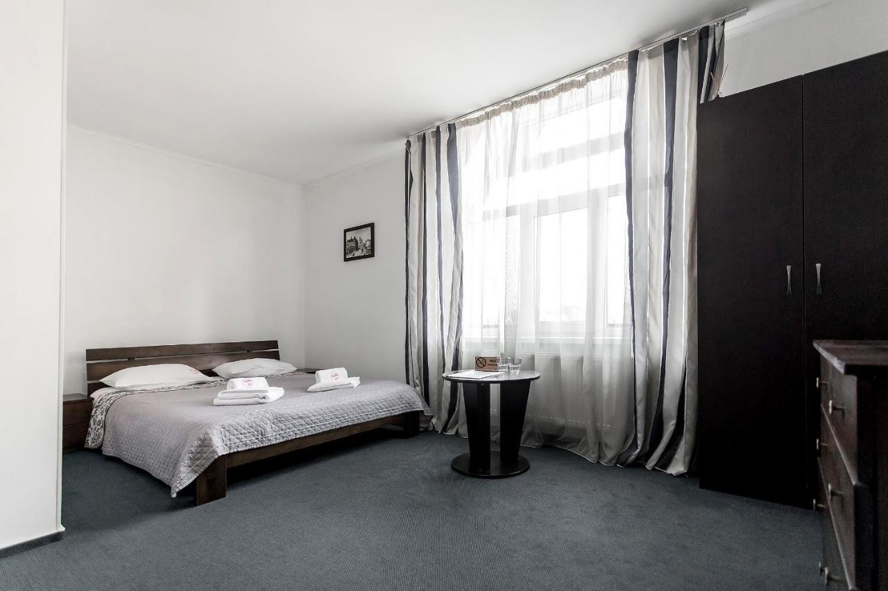 Sunlit Hotell Ivano-Frankivsk Eksteriør bilde