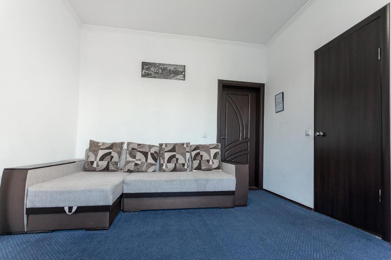 Sunlit Hotell Ivano-Frankivsk Eksteriør bilde