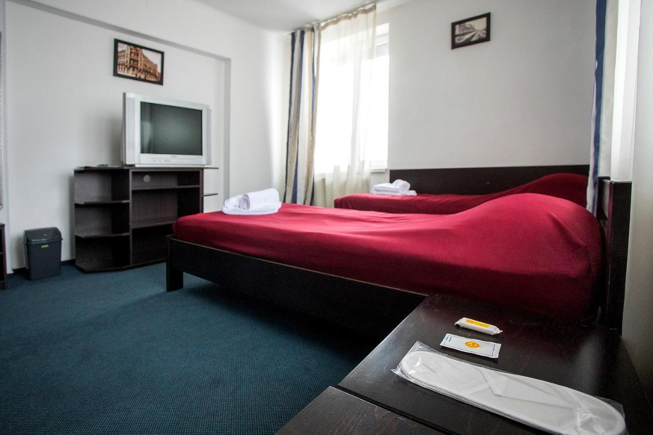 Sunlit Hotell Ivano-Frankivsk Eksteriør bilde